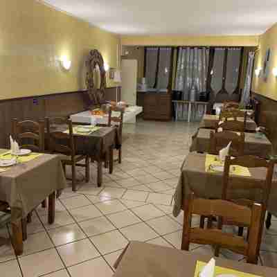 Hôtel Bon Accueil Dining/Meeting Rooms