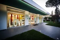 Love Boat Hotel - the Original