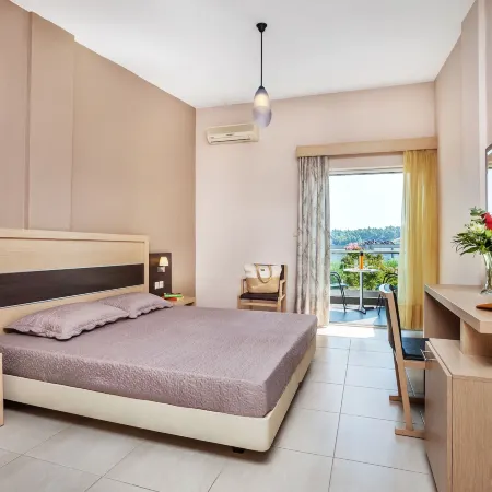 Iris Hotel