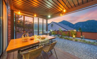 Danyang Dandelion Pool Villa
