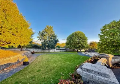 Summer Sale! Beakstown House Luxurious 5-Bed Villa Hotels in Thurles