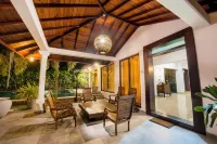 ThiThi's Palace Hotels in Kamburugamuwa