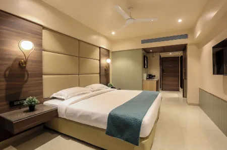 Hotel Corporate Отели рядом с достопримечательностью «Nerul Balaji Temple»