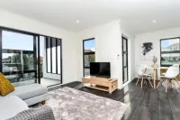 Central Park Gemini Apartments Hotels in Hamilton