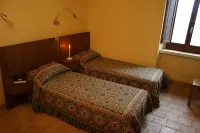 Eremo Celestiniano Madonna Dell'Altare - Hostel - Hostels