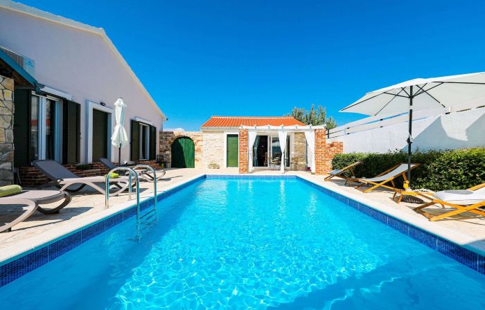 Villa with Private Pool and Terrace