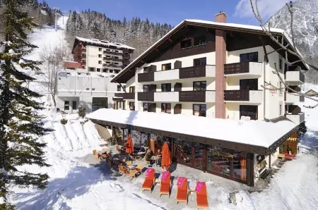 Familienhotel Lagant Отели рядом с достопримечательностью «Bergbahnen Brandnertal Ges.m.b.H.»
