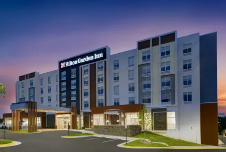 Hilton Garden Inn Manassas Отели рядом с достопримечательностью «Henry House Hill»