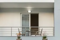 Sunshine Apartments - Beach
