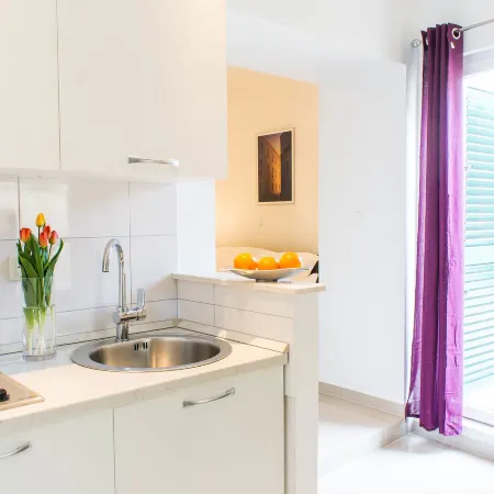 Split Oasis Studio Apartments