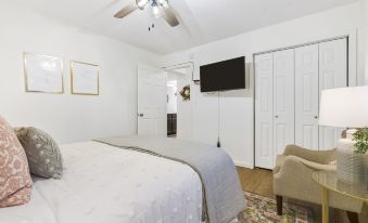 Midnight Oasis - Nestled Among Nature of the Ozarks!