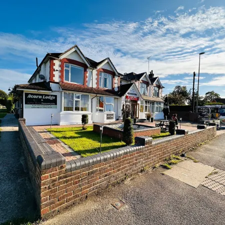 Acorn Lodge Hotel Gatwick & Parking