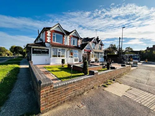 Acorn Lodge Hotel Gatwick & Parking Hotels in Salfords