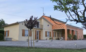 Holiday Countryside Home with Swimming Pool Sauna Less Than 20km from the Sea