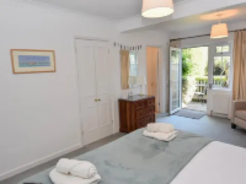 White Roses a Dog Friendly Retreat for Two Hotels in Bembridge