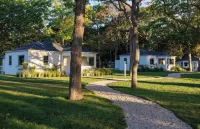 Silver Sands Motel & Beach Bungalows - Beach