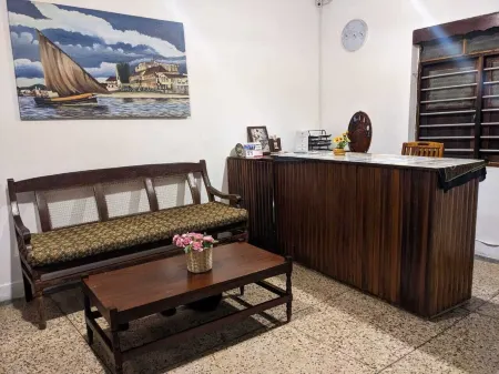 Flamingo Guest House Отели рядом с достопримечательностью «Персидские бани Хамамни»