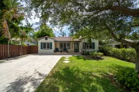 Victoria Park Oasis with Heated Pool and More - Private Pools