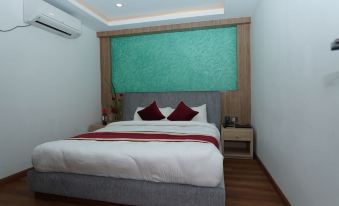 Lotus Shine N Amenities