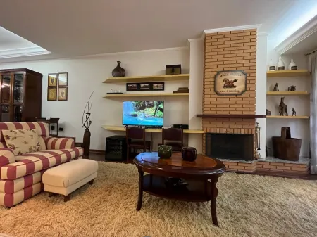 Apartamento Ville Dijon Capivari by Capivari Lodge Отели рядом с достопримечательностью «Casa - Chalé Condomínio Estância das Águas Claras»