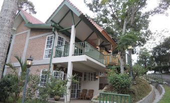 Hotel Deli River and Restaurant Omlandia