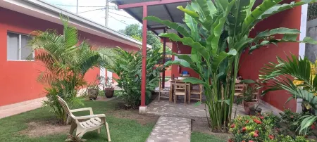 Hotel Munch Отели рядом с Аэропорт Аугусто Сандино