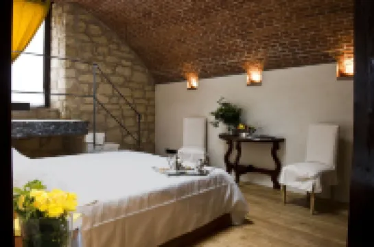 Delser Verona Manor House