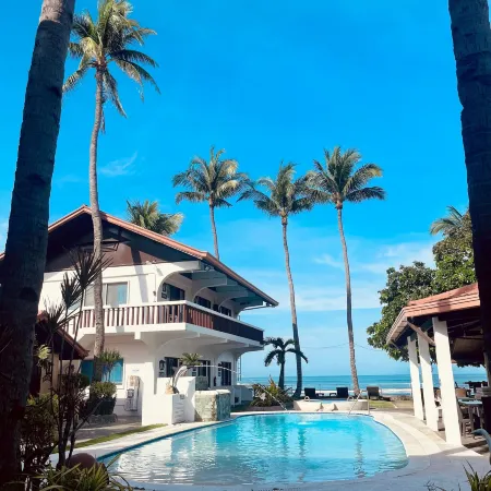 The Coral Beach Club Отели в г. Лиан