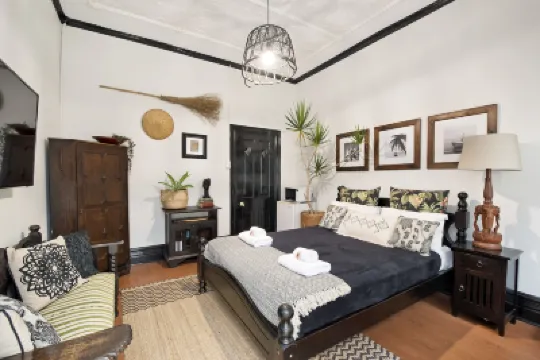 مانلي ويفز ستوديوز آند أبارتمنتس Hotels near شاطئ مانلي