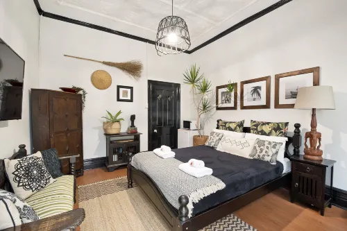 Manly Waves Studios & Apartments