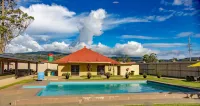 Highlander Hotel & Apartments - Pools