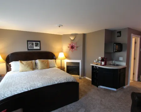 Lodging at the Gaffer Inn Hotels in Corning