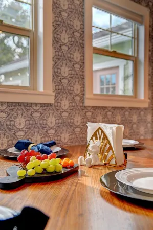 Disneyland 12m! Themed Decor, Pool, Fire Pit, BBQ, Gameroom, & EV Charger