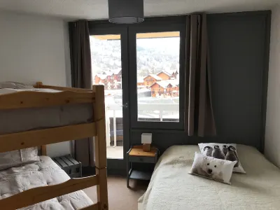 58 m2 apartment warm at the foot of the slopes with open views south