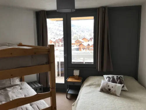 58 m2 apartment warm at the foot of the slopes with open views south