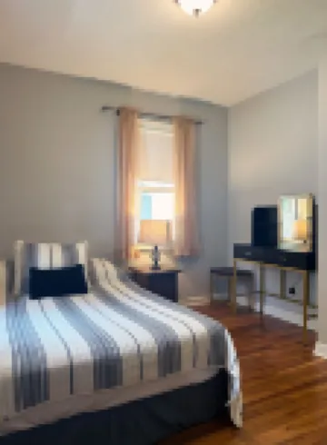 Quaint 2 bed in Champaign