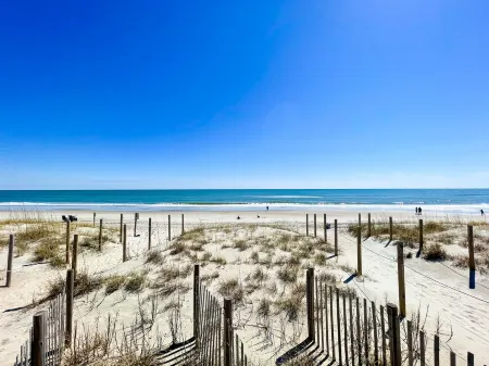 Oceanside condo, heated indoor pool @ Pebble Beach