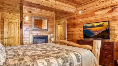 Spectacular Views, Pool and Hot Tub - Majestic Retreat