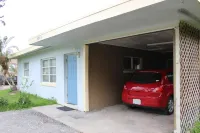 Boat Slip Access and Nature Adventures - Cozy Charming Retreat Hotel in zona Publix Super Market at University Palms Shopping Center