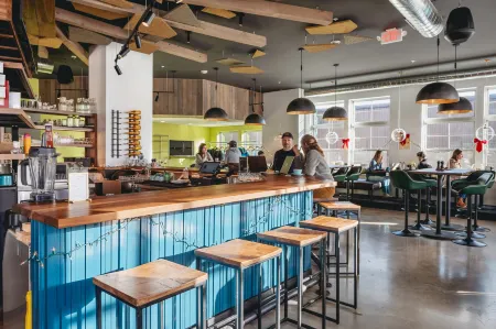 Stunning Views and Onsite Cafe with Wellness Amenities - Charming Haven