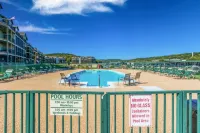 Stunning Views and Two Pools - Inviting Family Retreat
