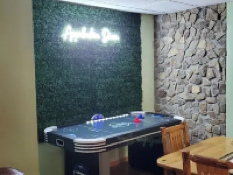 Private Cabin, Mountain View, Fireplace, Jetted Tub, Game Room, EV Charger โรงแรมในMcDowell County