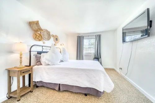 Private Rooftop Deck and Prime Downtown Access - Stylish Modern Retreat Hotels in Coeur d'Alene