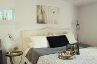 Scenic Loft with Private Deck and Open Floor Plan - Charming Getaway 우드페커 루프 트레일헤드 주변 호텔