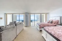 Beachfront Atrium Condo - Oceanview, Pool, Hot Tub, Jacuzzi