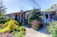 Cozy in-law suite near Edgartown & the beach with patio, outdoor shower, & AC