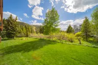 Ski Mountain Vistas and Cozy Living Space - Inviting Mountain Retreat Hotels in Mountain House