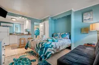 Beach-Side Pool and Tropical Courtyard - Stunning Coastal Retreat