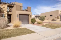 Luxurious Amenities and Scenic Mountain Views - Stunning Golf Haven