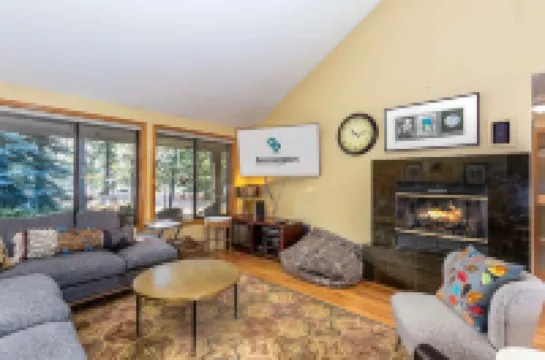 Tranquil Setting and Private Hot Tub - Breathtaking Forest Retreat